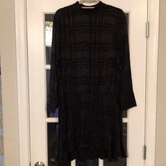 H&M Textured Long Sleeve Dress - Picture 1 of 5